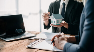住宅ローン金利は20年でどう変わった? 金利上昇時代に知っておきたい「過去」と「これから」