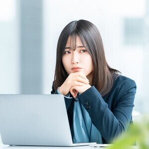 中途入社者の早期離職層、84.9％が入社前は「自分に合う」と期待　79.9％は入社後にギャップ