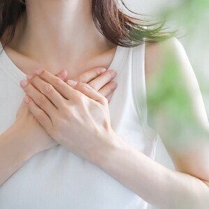 乳がん精密検査の検査先選び、77.8％が「何を確認すればよいか分からない」