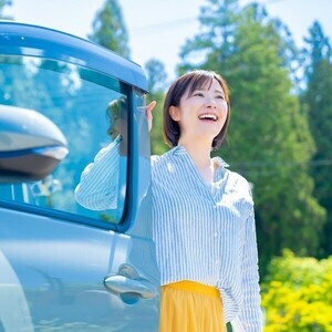 転勤・単身赴任で車の必要性「高くなった」76.5％、赴任先の手配は新車購入が最多