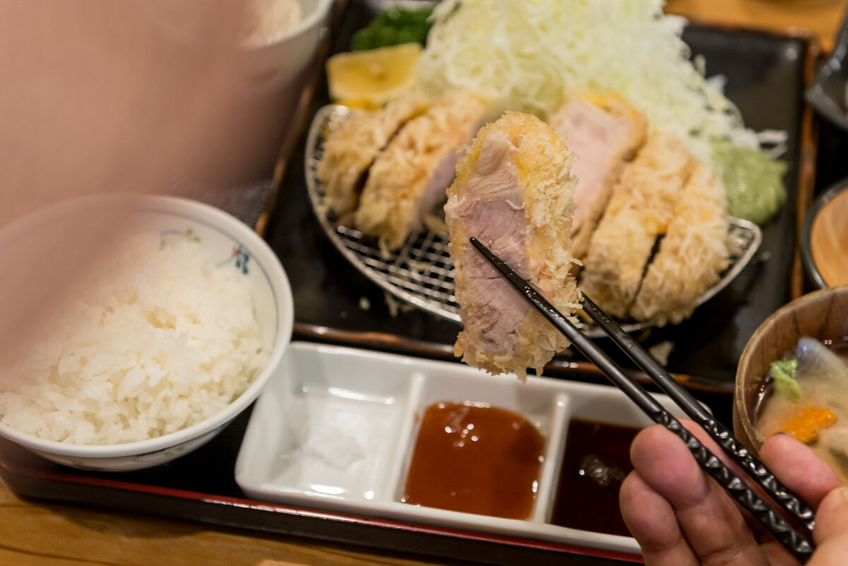 左から3番目が“ロースの芯”