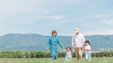 働く女性の経済学 第3回 地方移住で家計はどう変わる？ 収入減でも住居費は魅力的、一方で見落としがちな隠れコストも